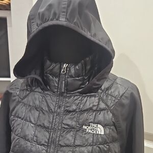 The North Face Womens Quilted Black Jacket Thermoball Size L